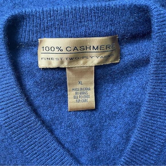 100% Cashmere Finest Two-Ply Yarns Sweater - Picture 3 of 3